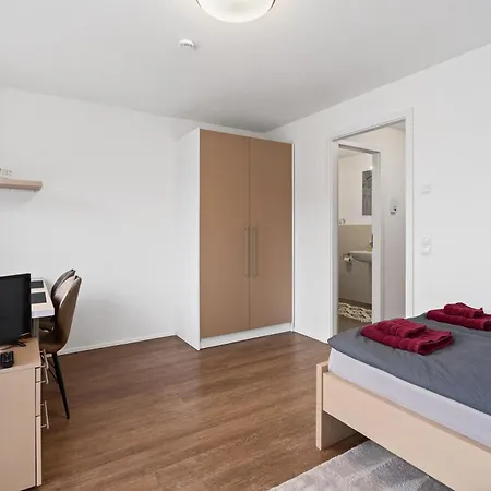 Schoenes Apartement Messe & See Nah 公寓 *